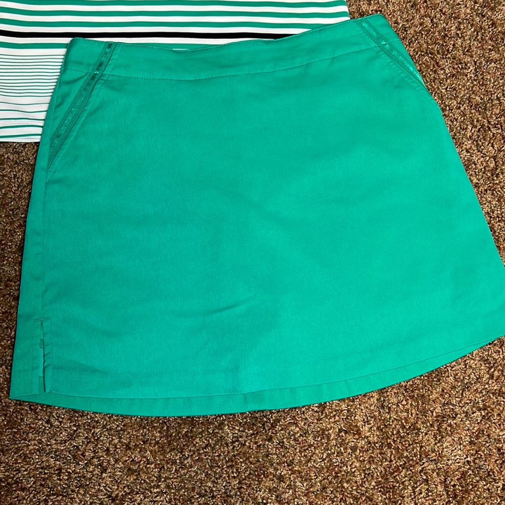 Lady Hagen green skort